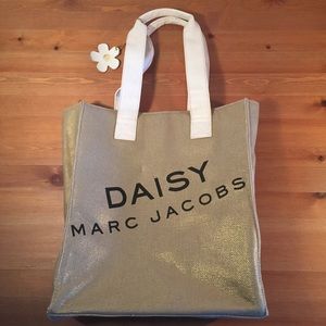 Marc Jacobs Daisy Tote and Solid Perfume Gift Set